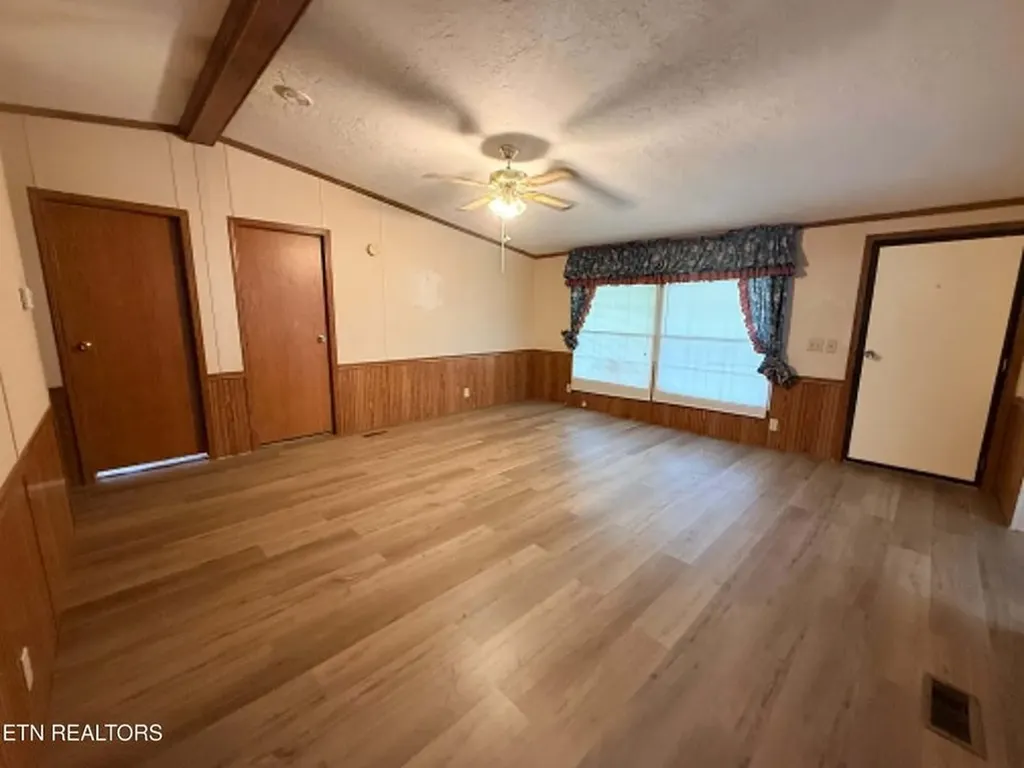 1243 Franklin Loop Clarkrange TN 38553-5175