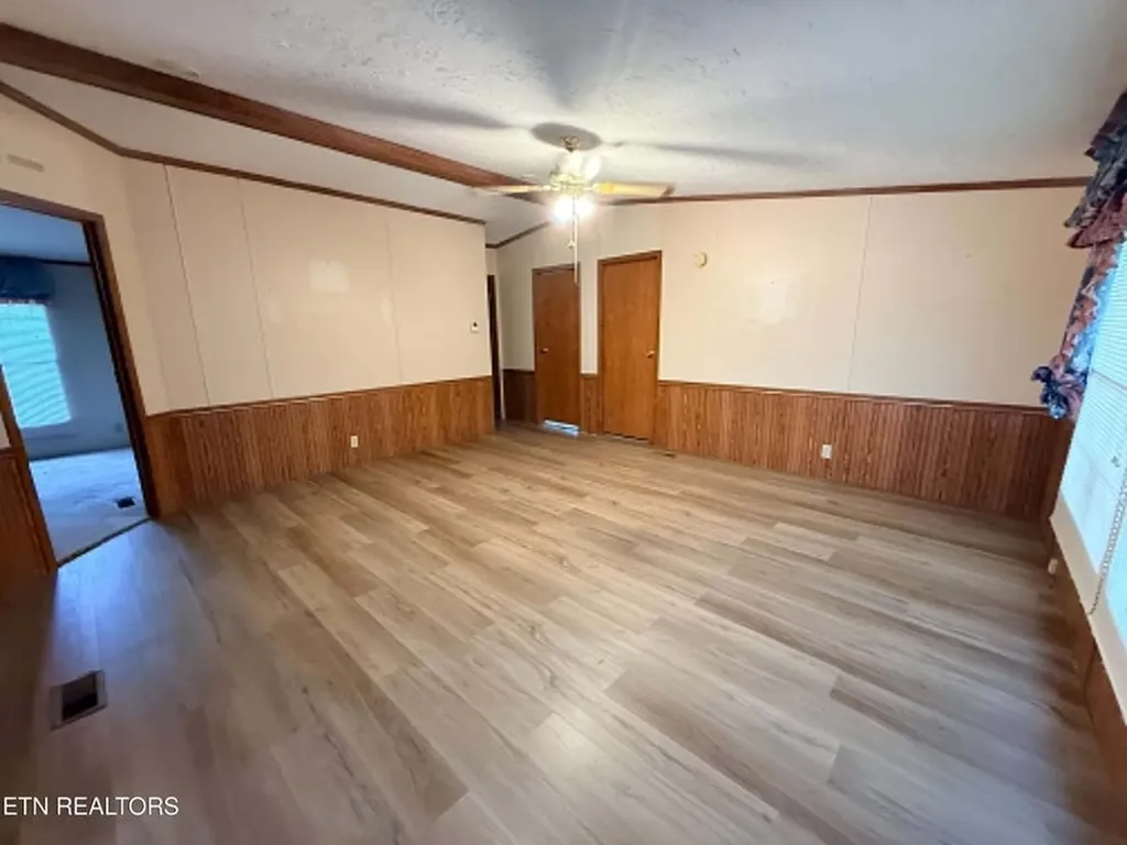 1243 Franklin Loop Clarkrange TN 38553-5175