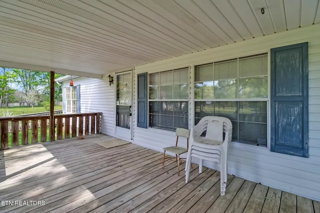 1243 Franklin Loop Clarkrange TN 38553-5175