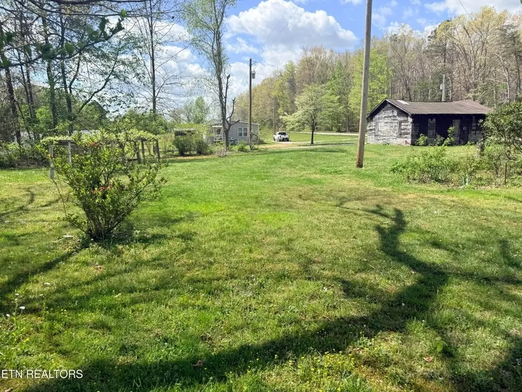 1243 Franklin Loop Clarkrange TN 38553-5175