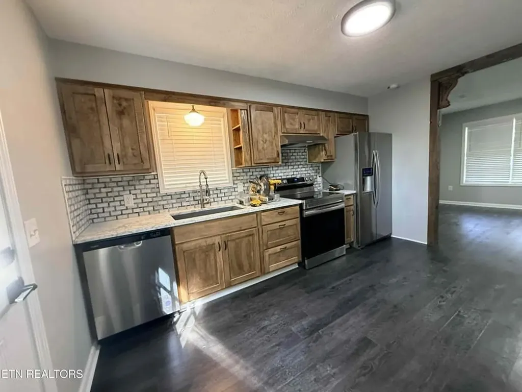 242 Joe Barnett Road Jamestown TN 38556