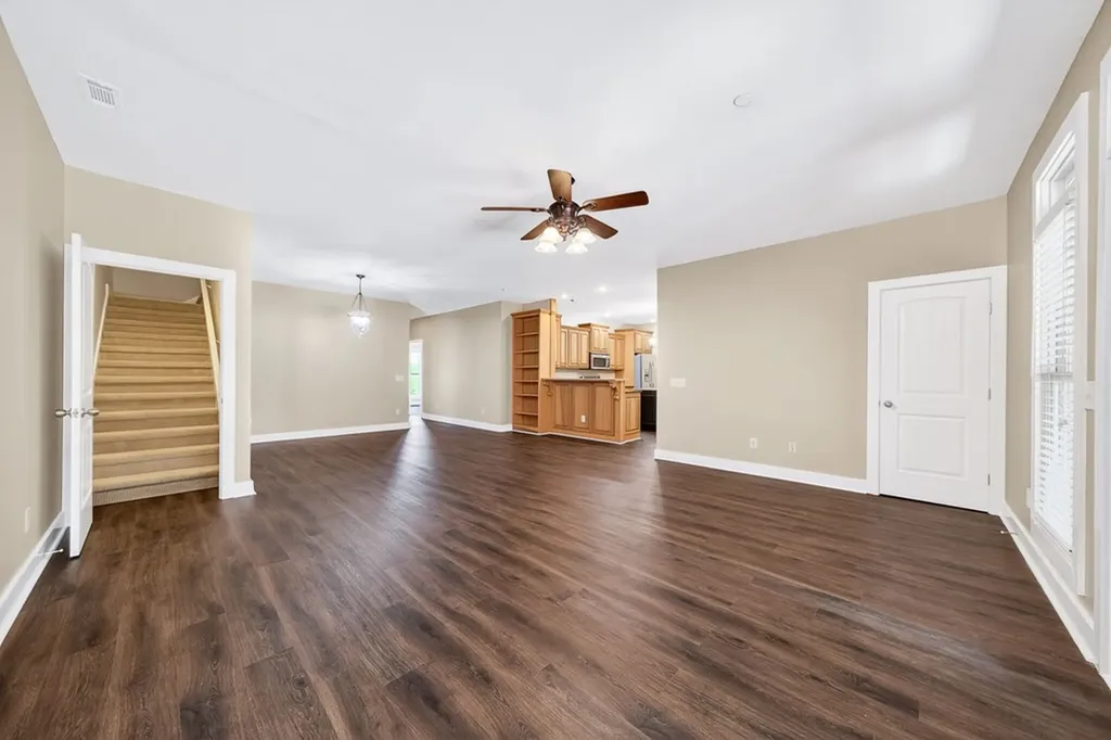 94 S Maple Cookeville TN 38501