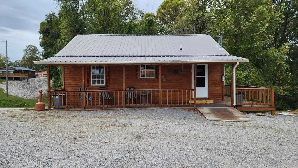 228 Bill Hunter Road Celina TN 38551