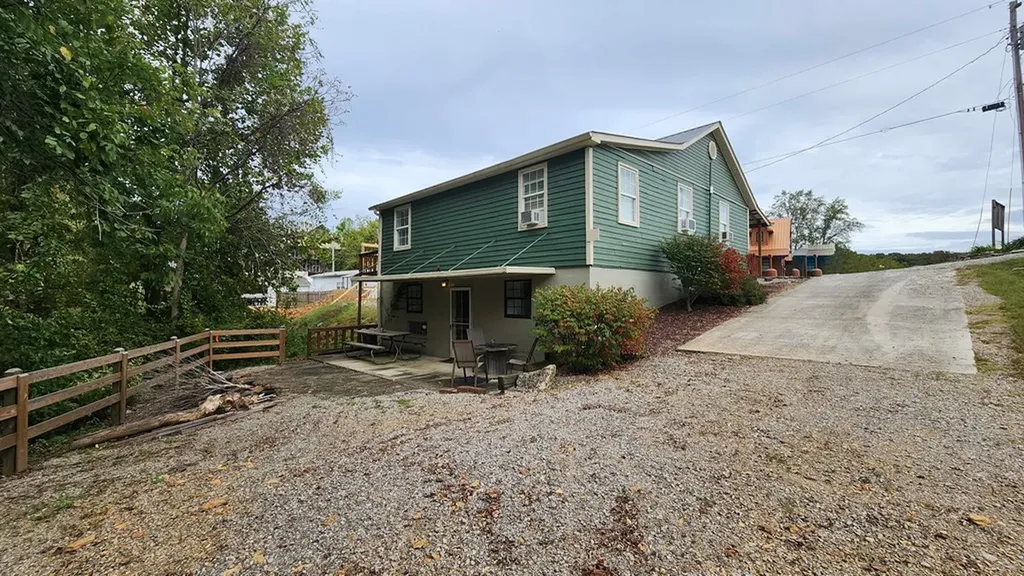 228 Bill Hunter Road Celina TN 38551