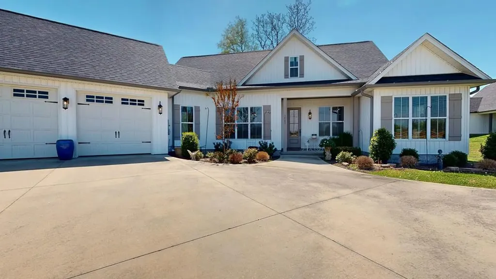1425 E 10th Street Cookeville TN 38501-2017