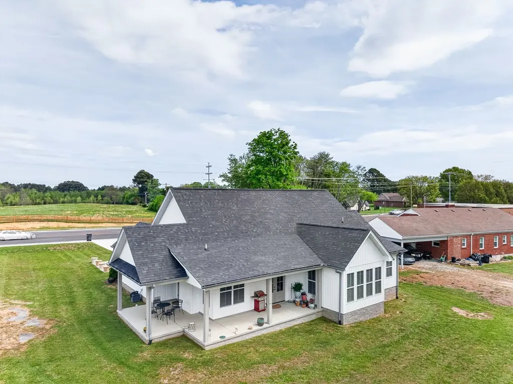 1425 E 10th Street Cookeville TN 38501-2017