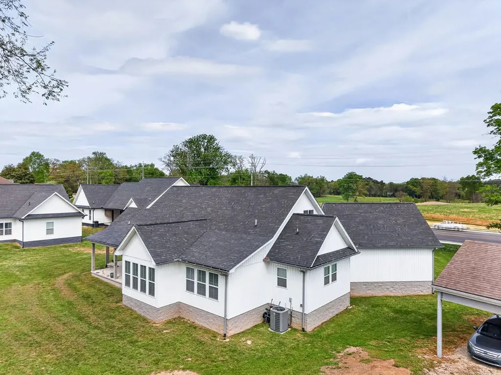 1425 E 10th Street Cookeville TN 38501-2017