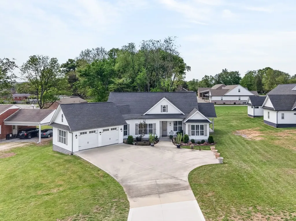1425 E 10th Street Cookeville TN 38501-2017