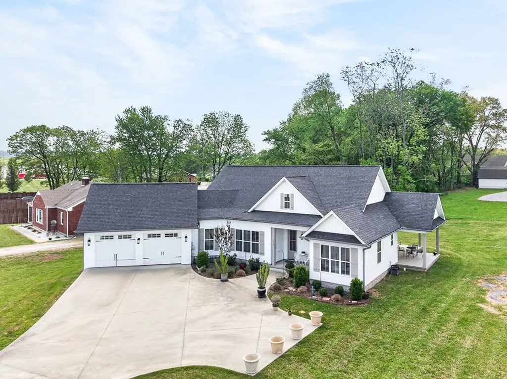 1425 E 10th Street Cookeville TN 38501-2017