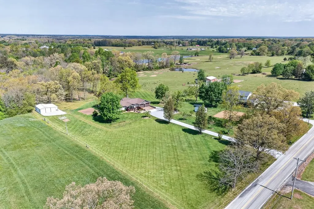 7668 Plateau Road Crossville TN 38571