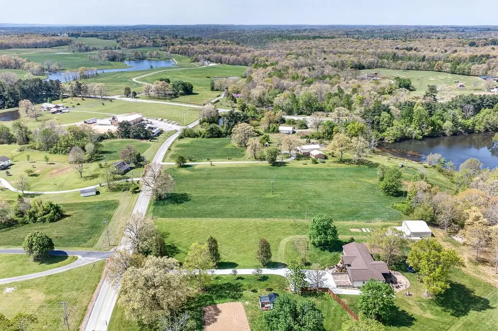 7668 Plateau Road Crossville TN 38571