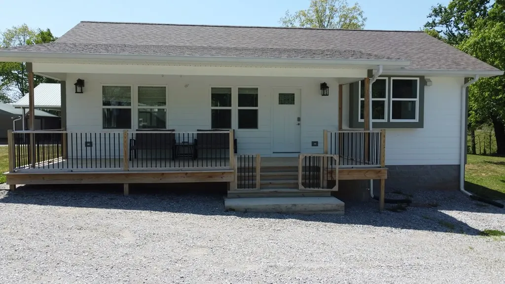 1864 Liberty Road Sparta TN 38583-6768