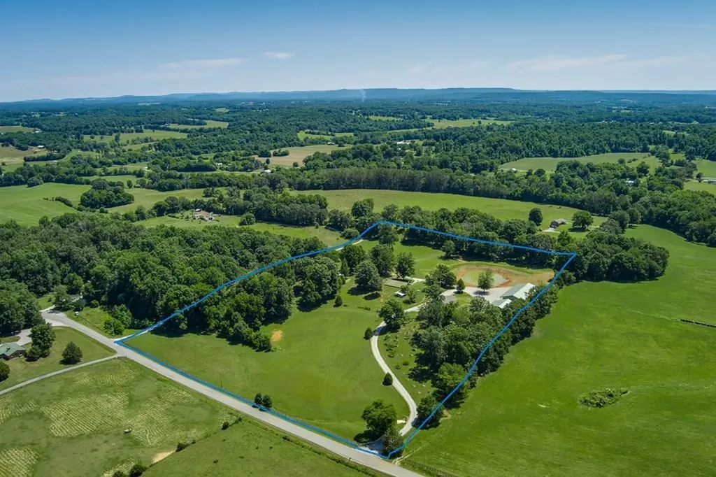 1864 Liberty Road Sparta TN 38583-6768