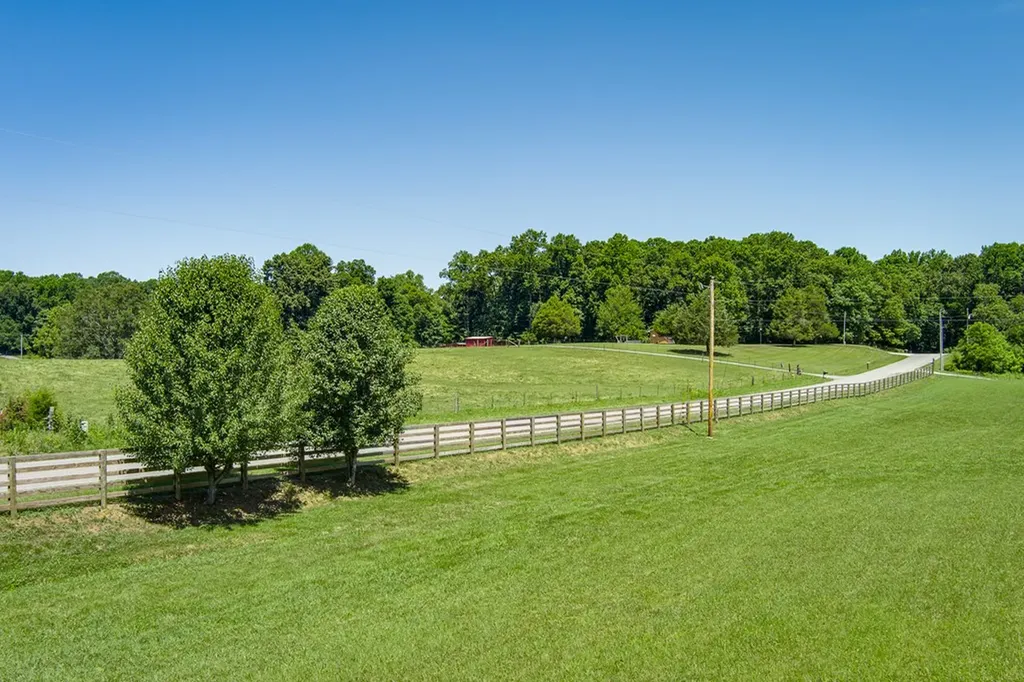 1864 Liberty Road Sparta TN 38583-6768