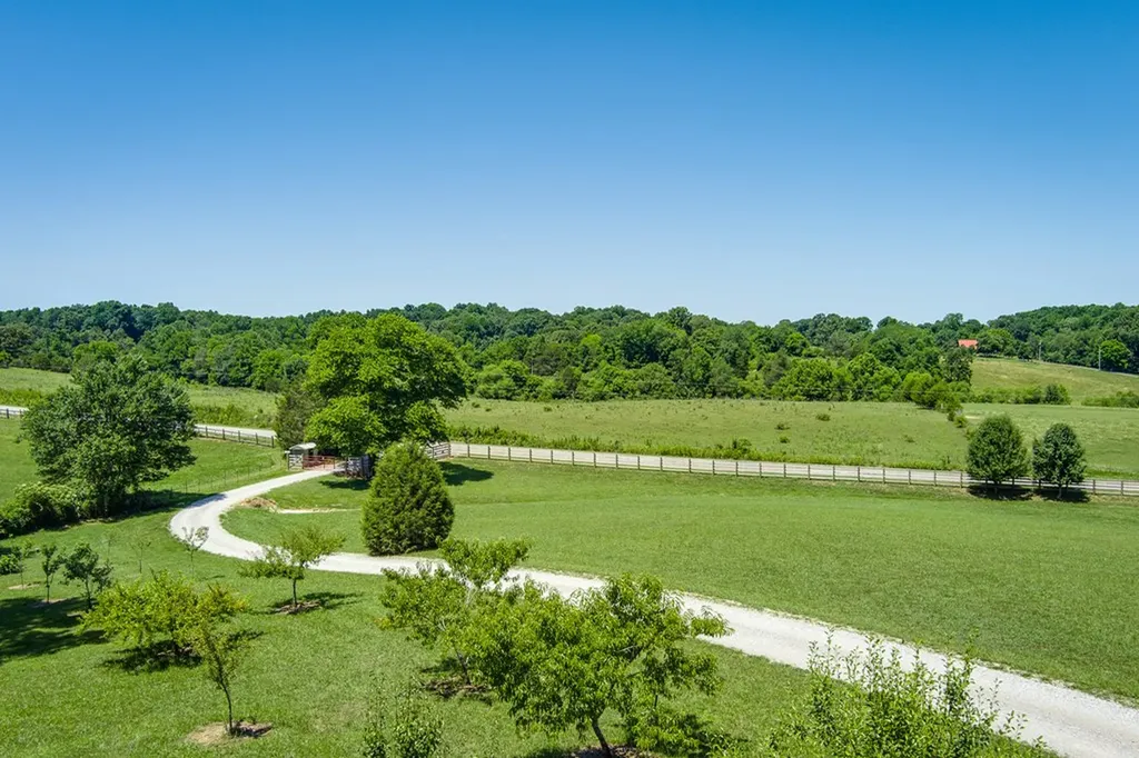 1864 Liberty Road Sparta TN 38583-6768