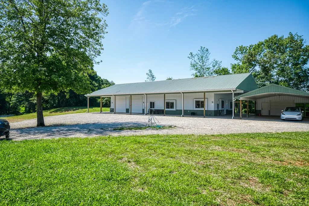 1864 Liberty Road Sparta TN 38583-6768