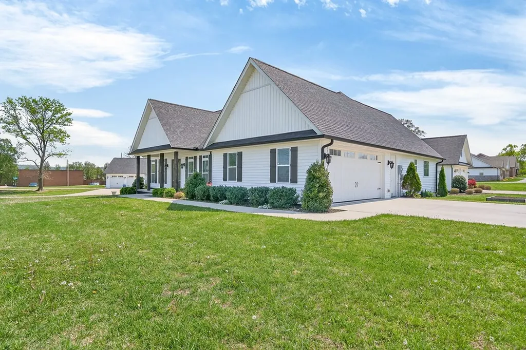 1415 E 10th Street Cookeville TN 38501-2017