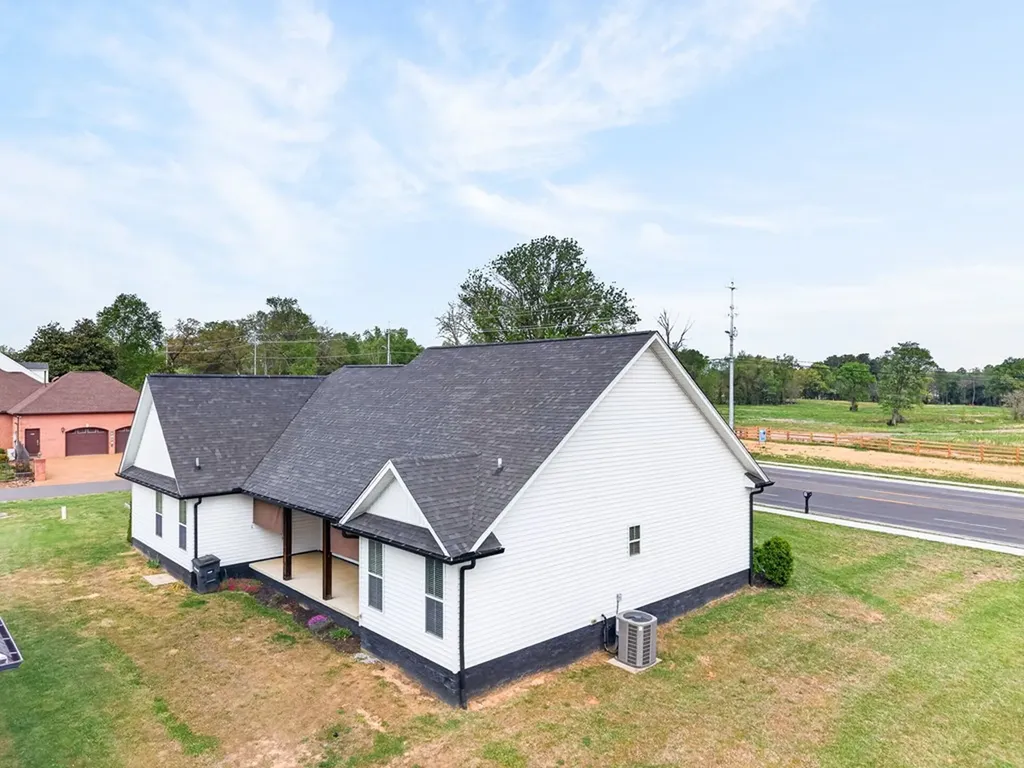 1415 E 10th Street Cookeville TN 38501-2017