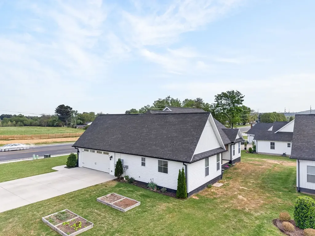 1415 E 10th Street Cookeville TN 38501-2017