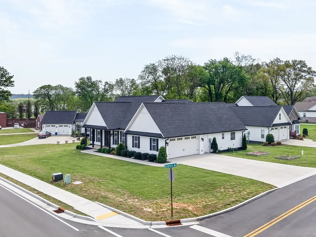 1415 E 10th Street Cookeville TN 38501-2017