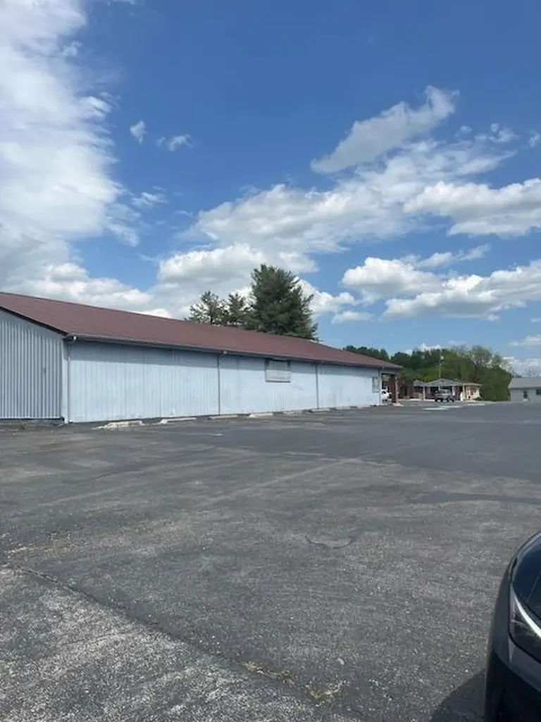 504 W Main Street Byrdstown TN 38549