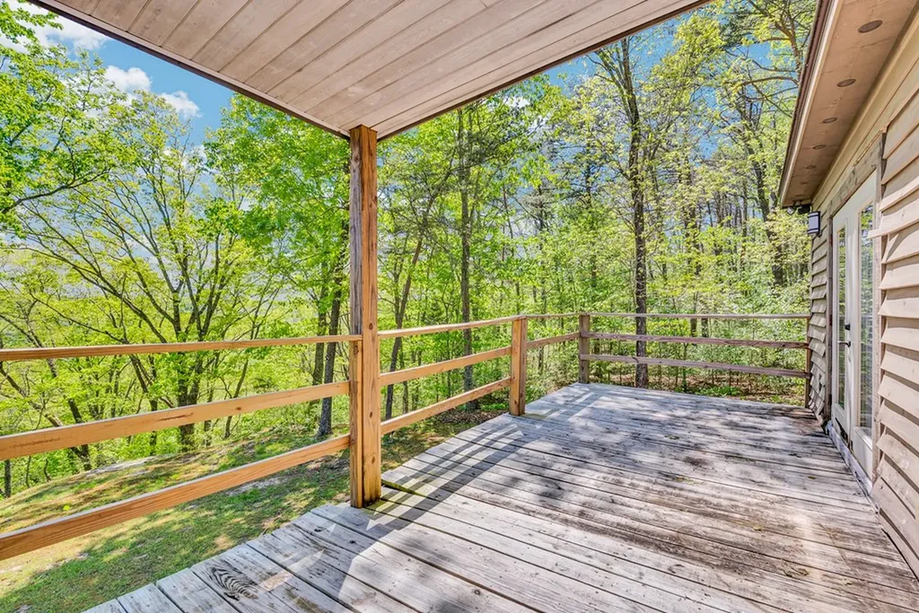 160 Eagles Bluff Circle Spencer TN 38585