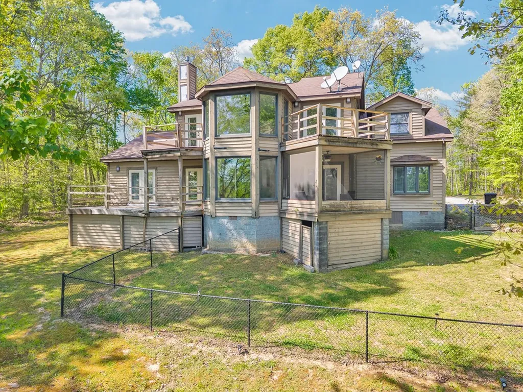 160 Eagles Bluff Circle Spencer TN 38585