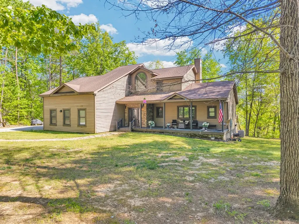 160 Eagles Bluff Circle Spencer TN 38585