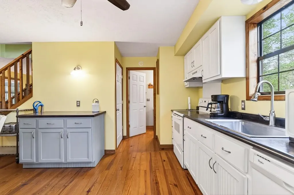 5670 Eagles Cove Road Byrdstown TN 38549