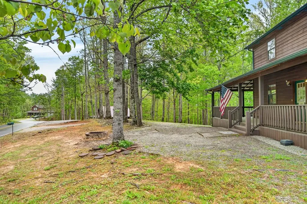 5670 Eagles Cove Road Byrdstown TN 38549