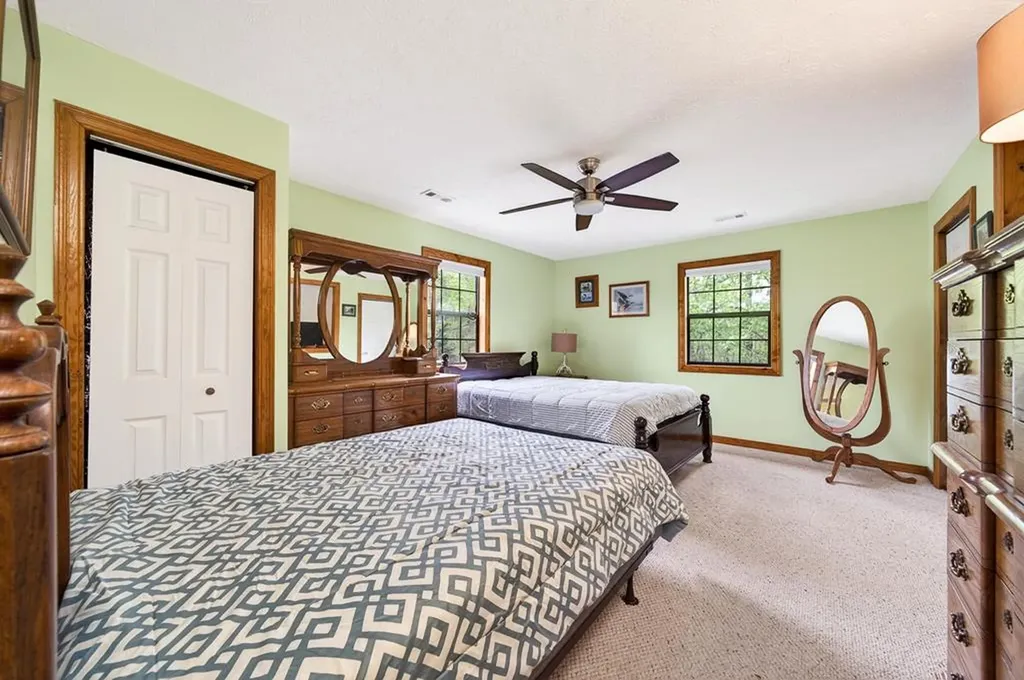 5670 Eagles Cove Road Byrdstown TN 38549