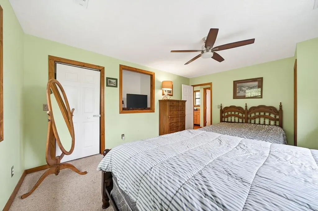 5670 Eagles Cove Road Byrdstown TN 38549