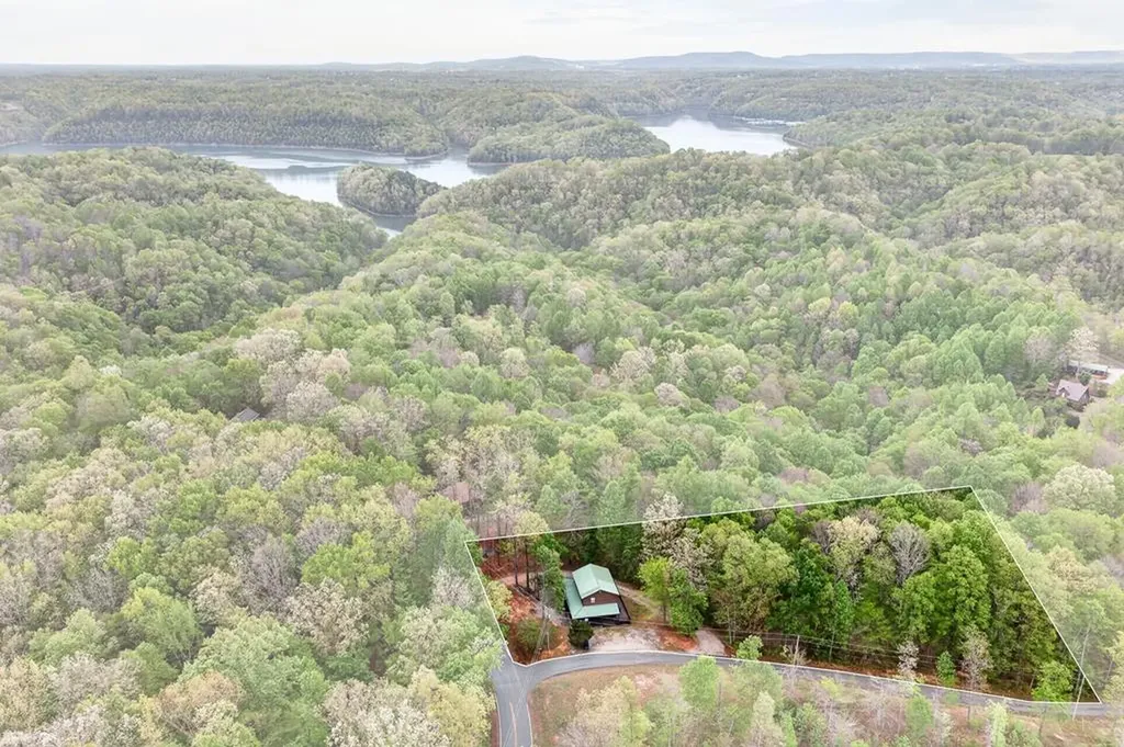 5670 Eagles Cove Road Byrdstown TN 38549
