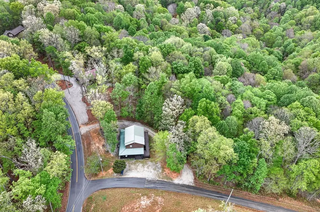 5670 Eagles Cove Road Byrdstown TN 38549