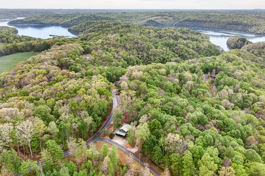 5670 Eagles Cove Road Byrdstown TN 38549