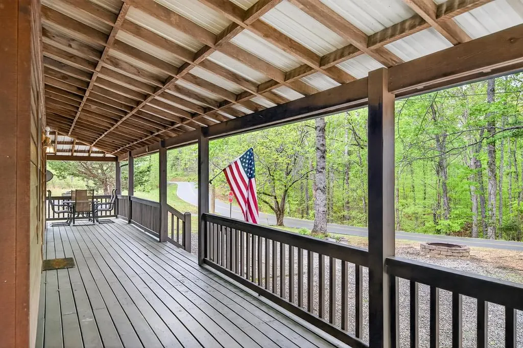 5670 Eagles Cove Road Byrdstown TN 38549