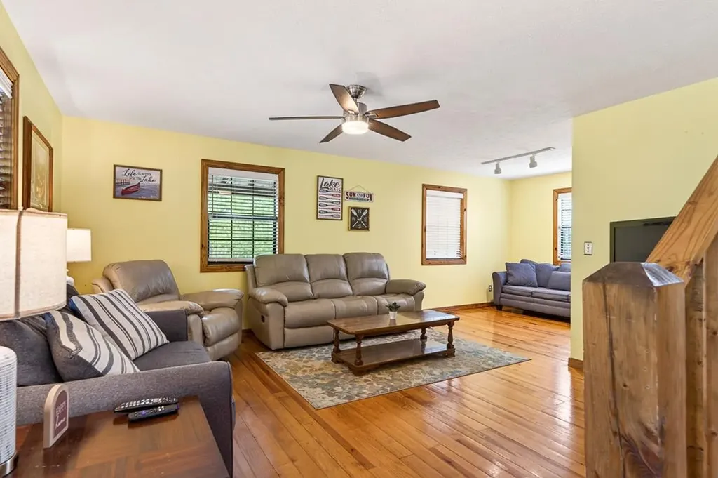 5670 Eagles Cove Road Byrdstown TN 38549