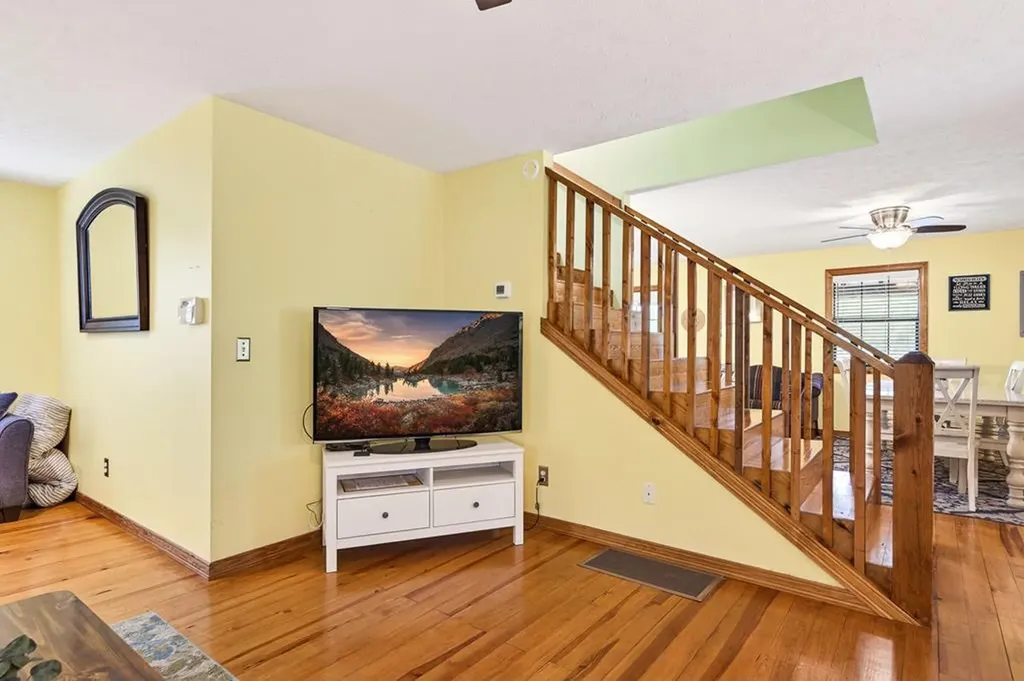 5670 Eagles Cove Road Byrdstown TN 38549