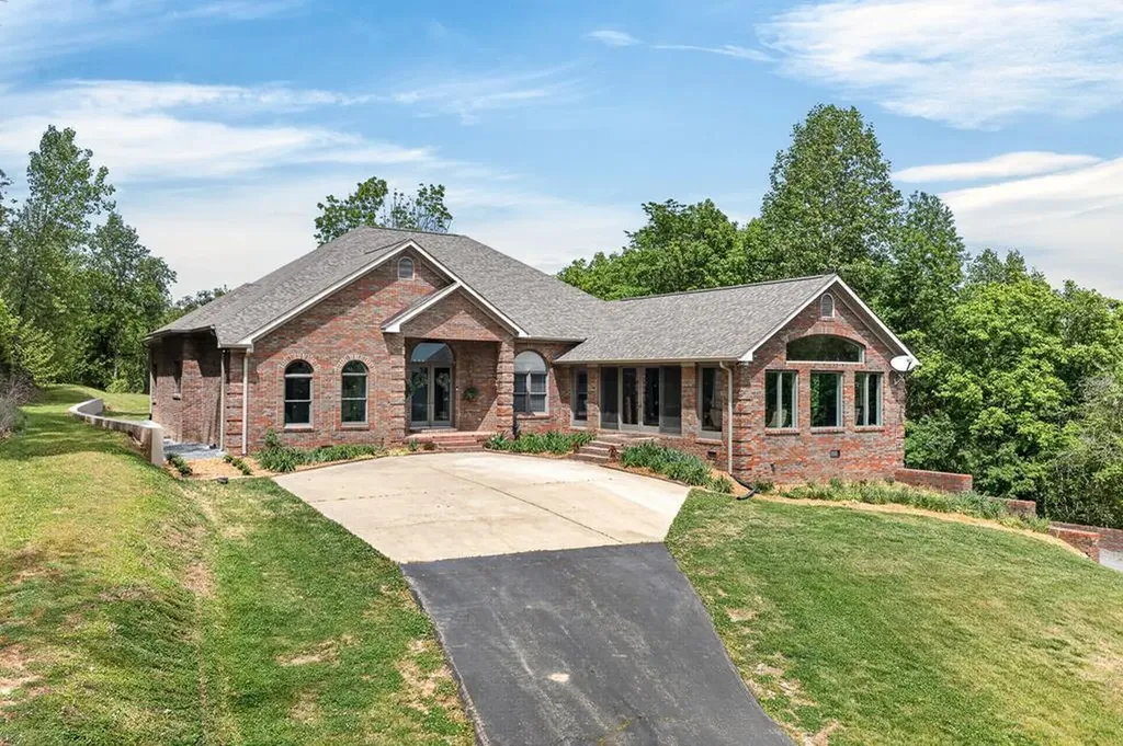 360 Long Hollow Lane Gainesboro TN 38562