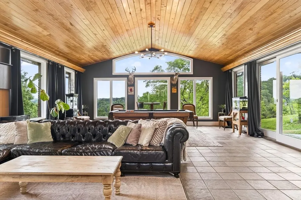 360 Long Hollow Lane Gainesboro TN 38562