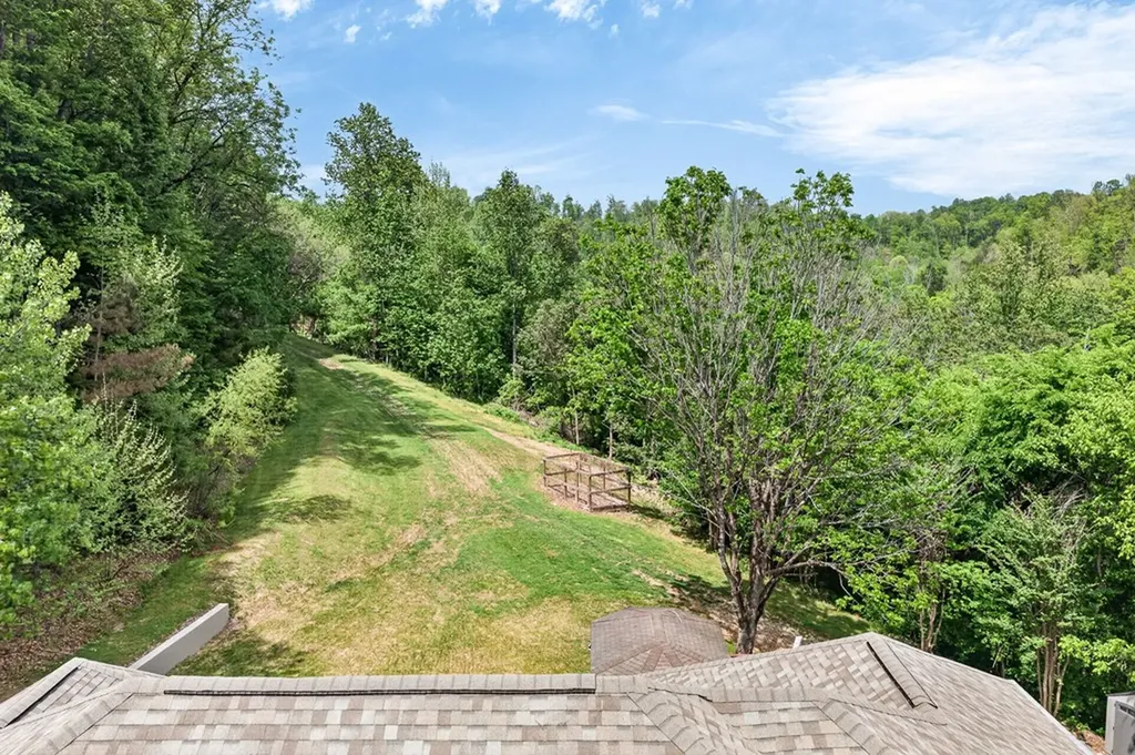 360 Long Hollow Lane Gainesboro TN 38562