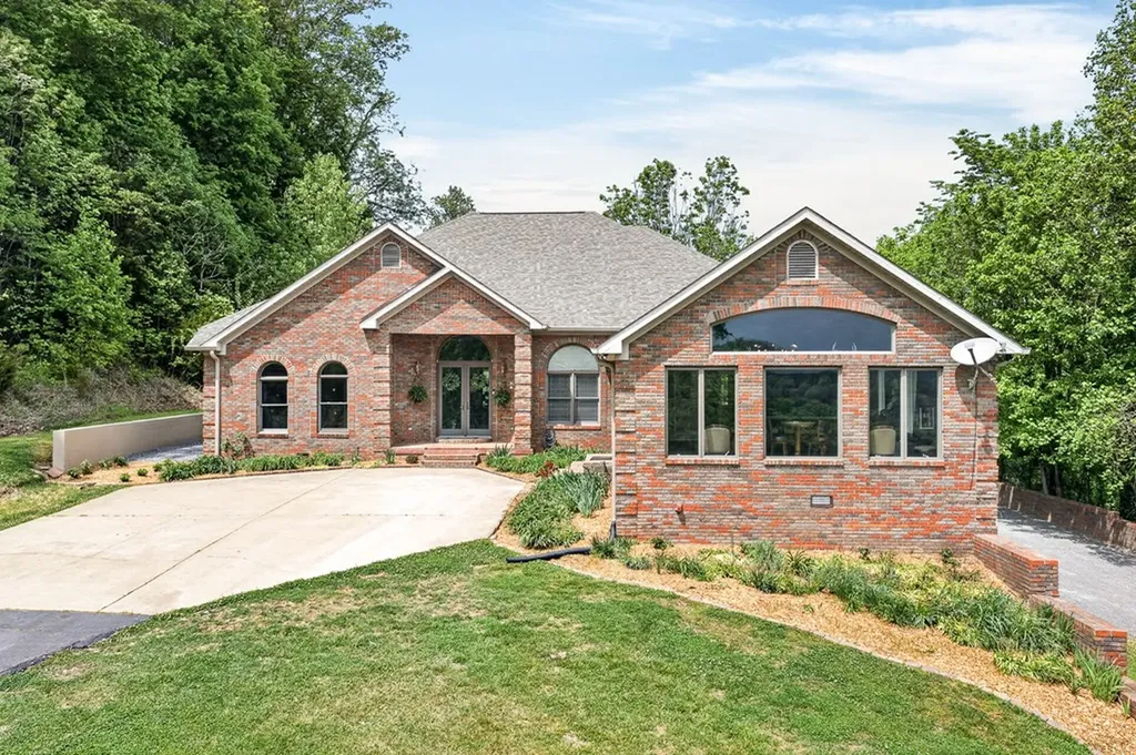 360 Long Hollow Lane Gainesboro TN 38562