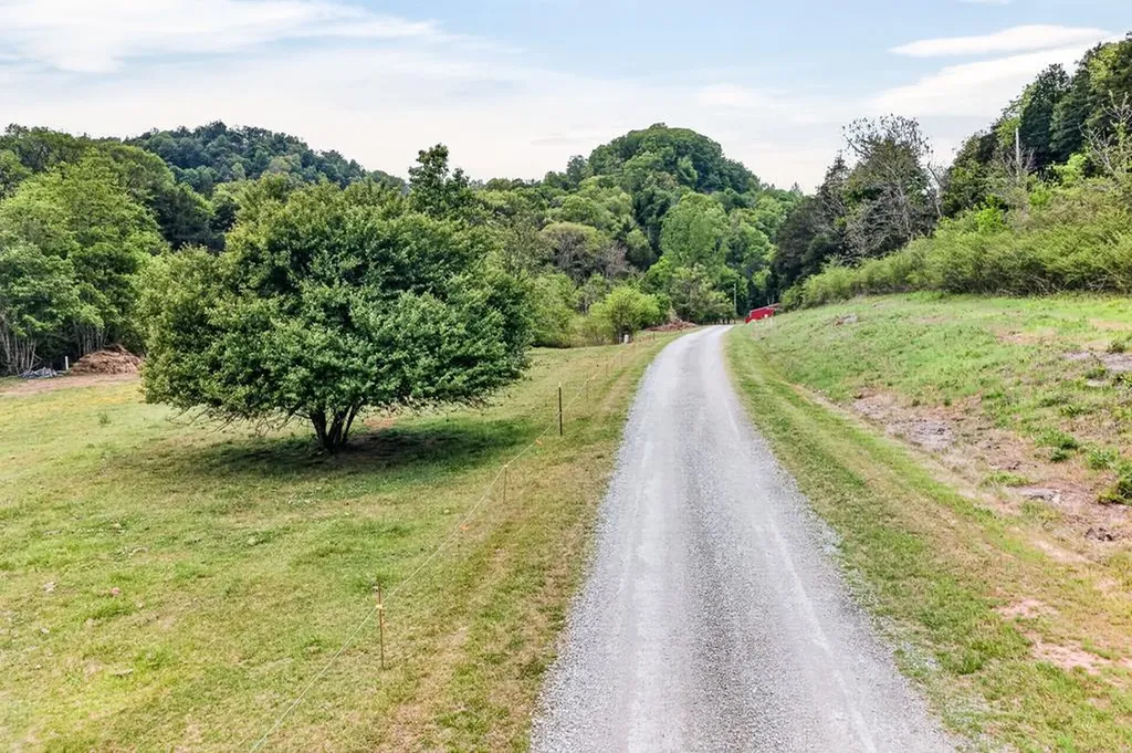 360 Long Hollow Lane Gainesboro TN 38562