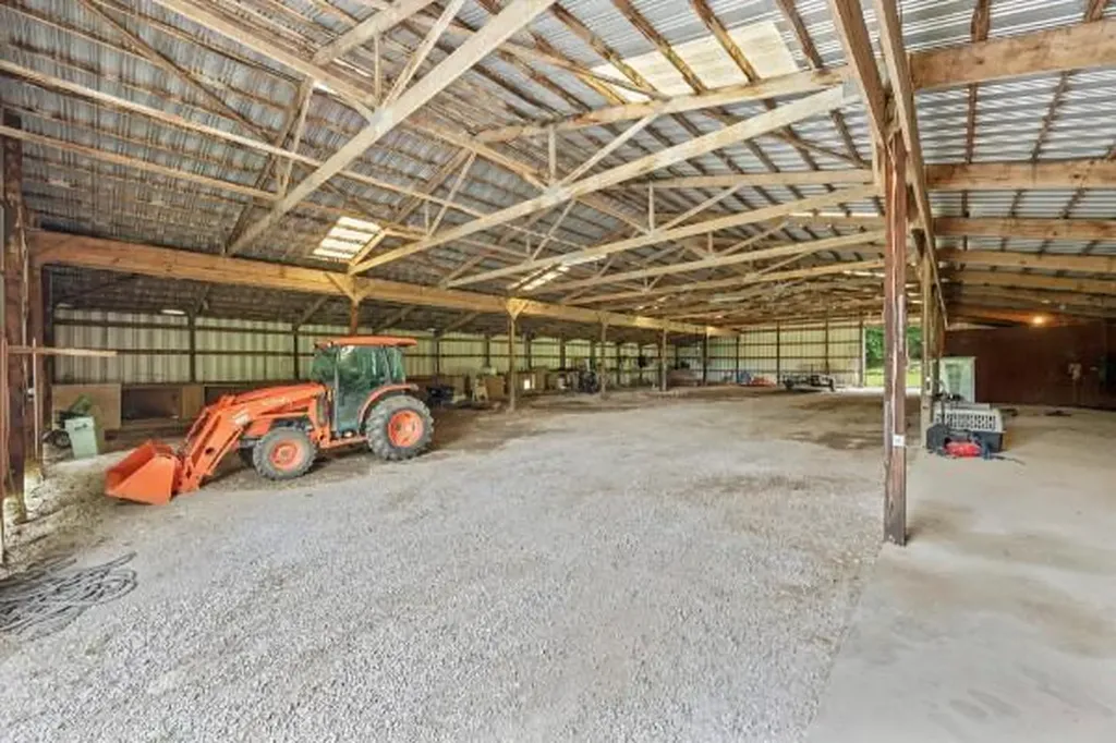360 Long Hollow Lane Gainesboro TN 38562