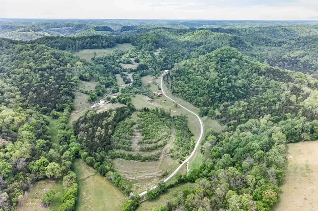 360 Long Hollow Lane Gainesboro TN 38562