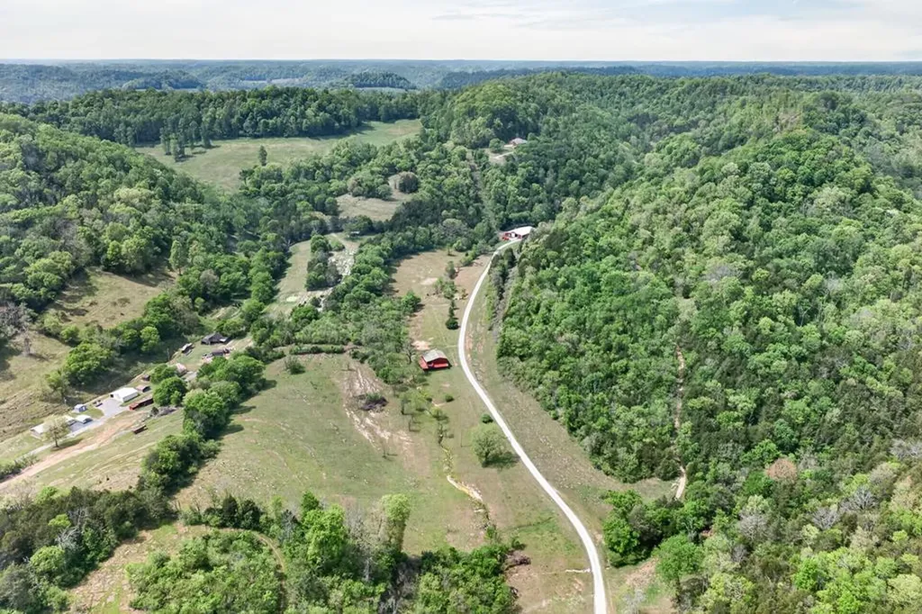 360 Long Hollow Lane Gainesboro TN 38562
