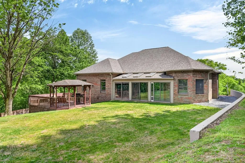 360 Long Hollow Lane Gainesboro TN 38562