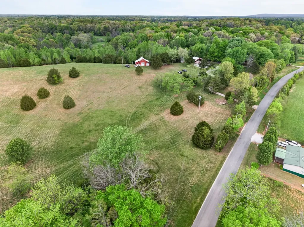 7400 Franks Ferry Road Walling TN 38587