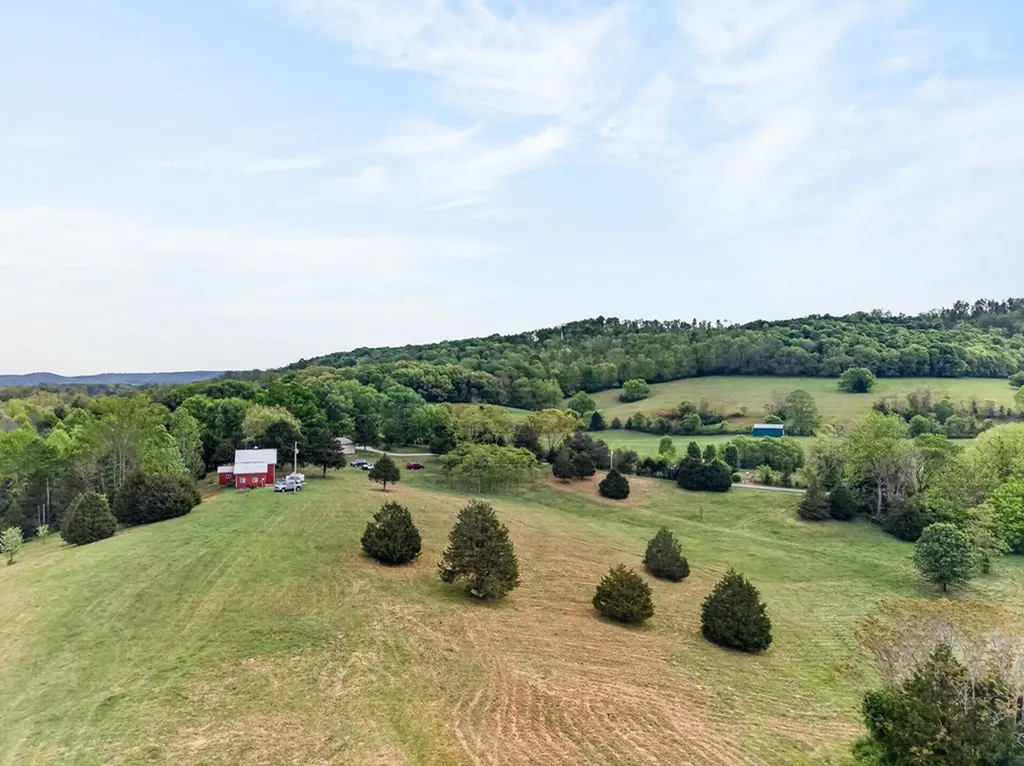 7400 Franks Ferry Road Walling TN 38587