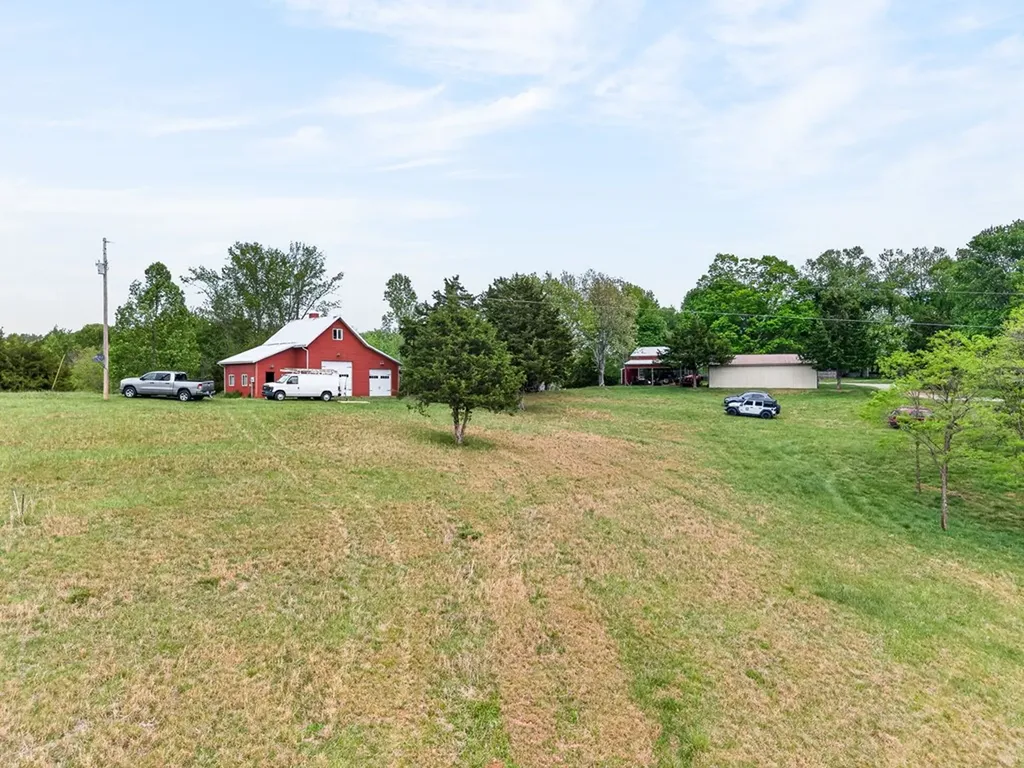 7400 Franks Ferry Road Walling TN 38587